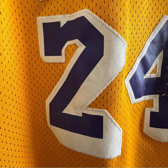 Vintage Kobe Bryant 1987-1988 Hardwood Classics Jersey size Medium - Picture 11 of 13
